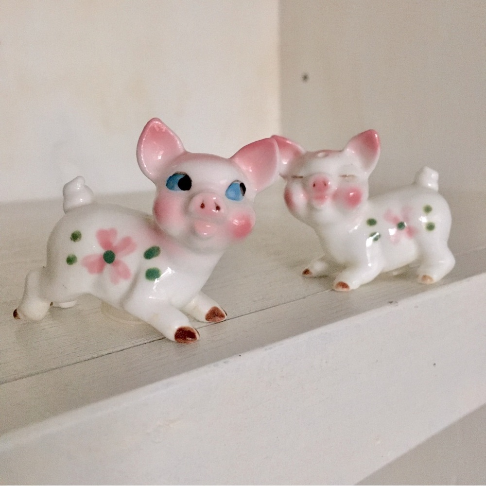 LP Vintage 60s Miniature Set Bone China Pink White Piggies Salt Pepper Figures